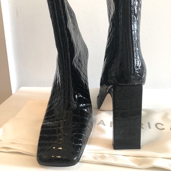 Good American booties. Size 8 1/2. Never worn. - Picture 2 of 4